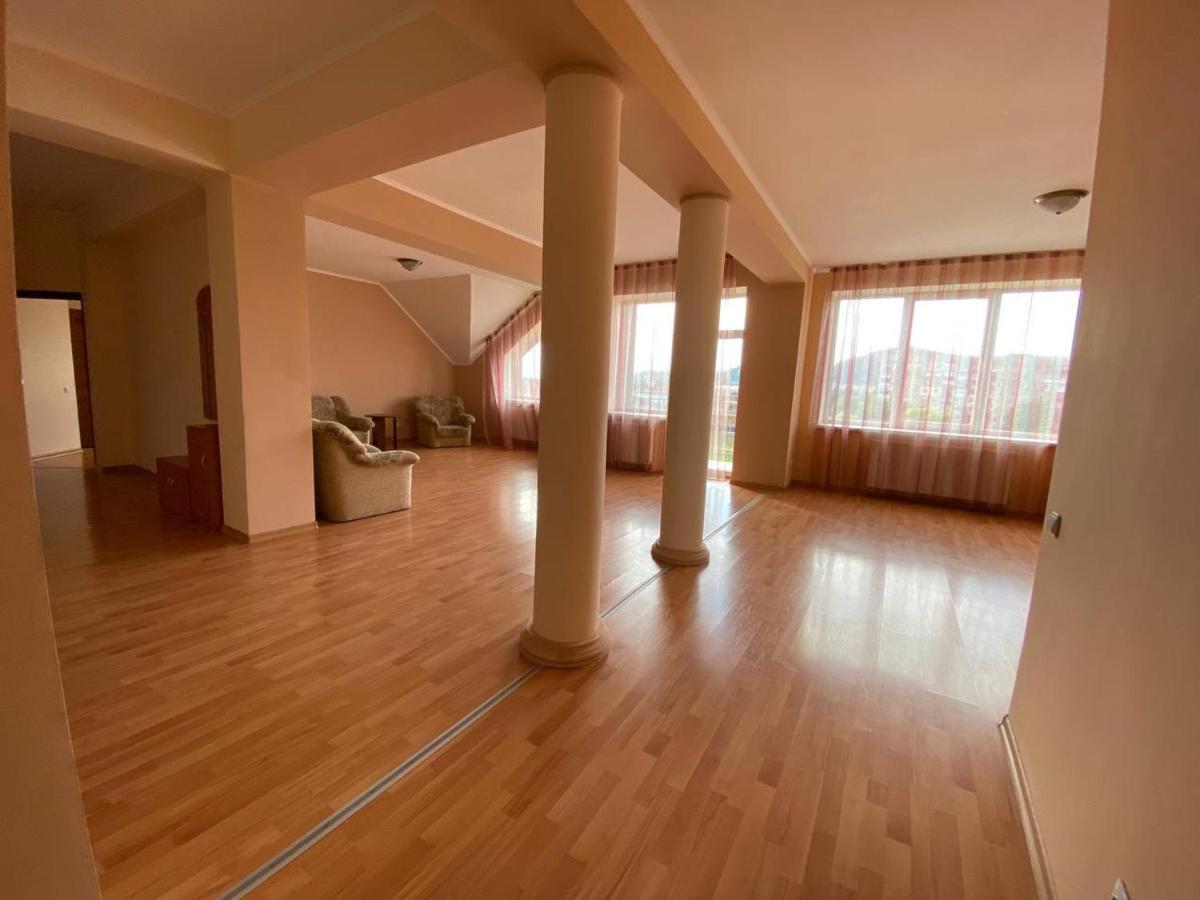 Apartments On Parkaniya 2A 무카체베 외부 사진